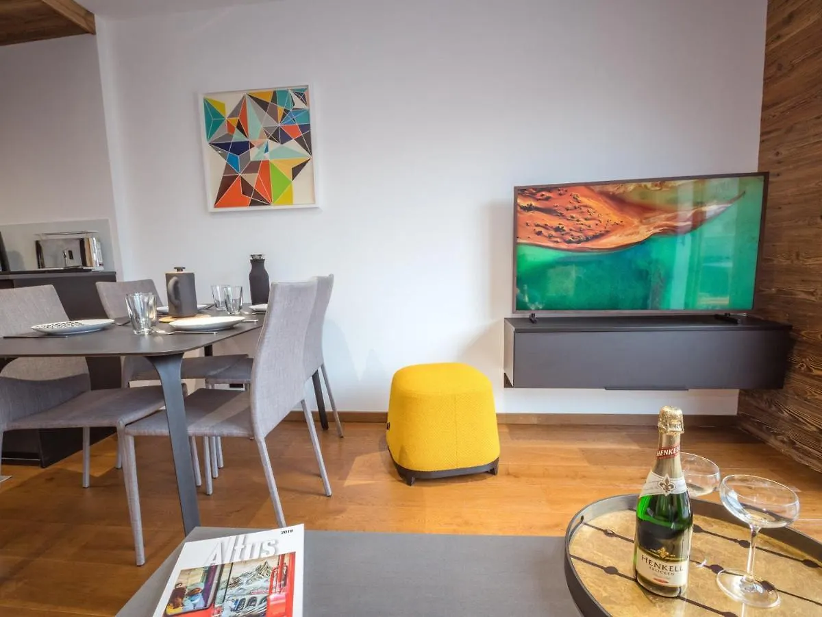 Appartement Neuf Et Equipe Au Centre De Chamonix - Fr-1-343-220 Apartment